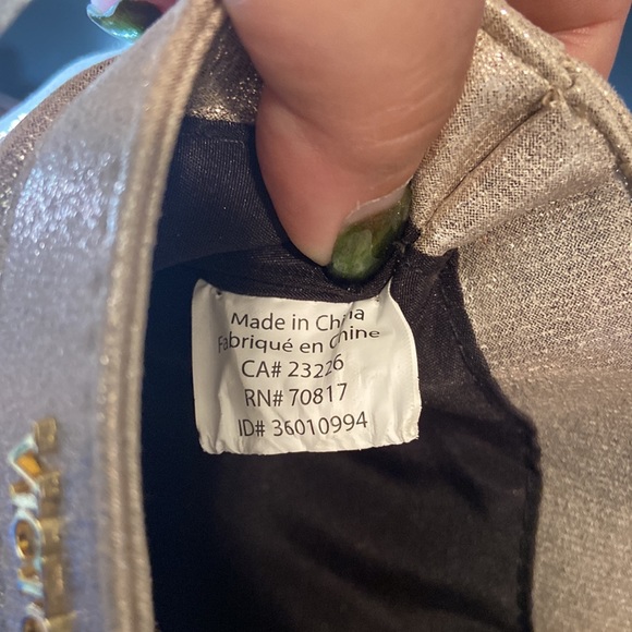 Victoria’s Secret Gold Sparkle Ruffle Clutch - Picture 4 of 4